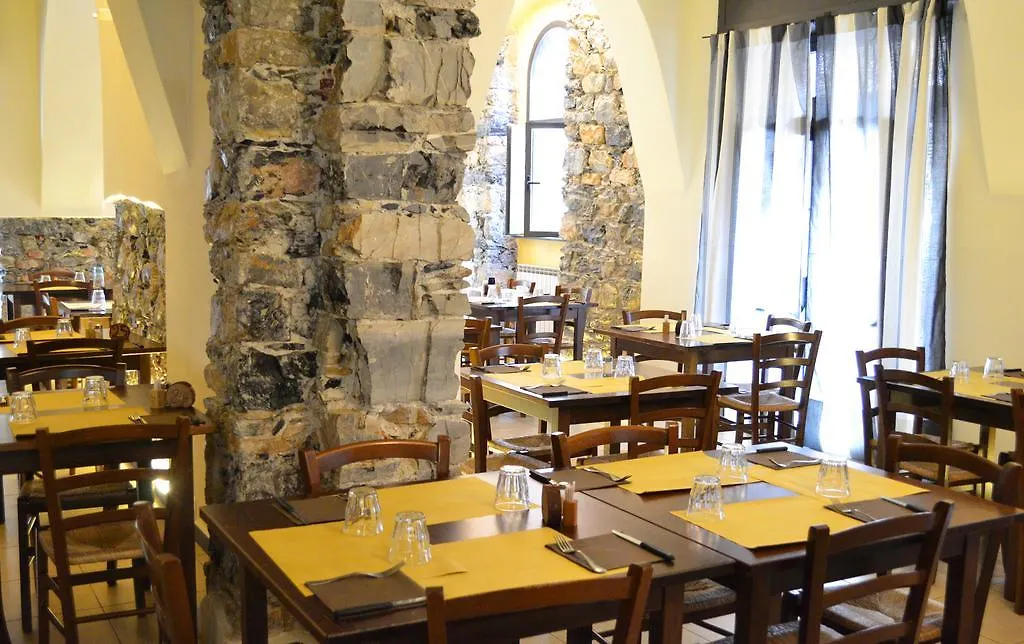 Bella Napoli Guesthouse Trattoria Pizzeria La Spezia Konukevi